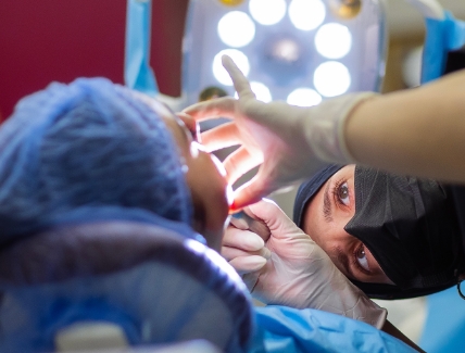 Après des soins chirurgicaux Après des soins chirurgicaux (extractions et greffes)