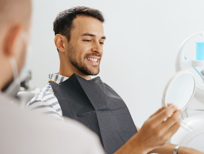 Le rôle du blanchiment dans l’esthétique du sourire Le rôle du blanchiment dans l’esthétique du sourire