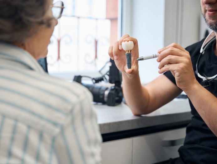 Pourquoi envisager un implant dentaire Pourquoi envisager un implant dentaire